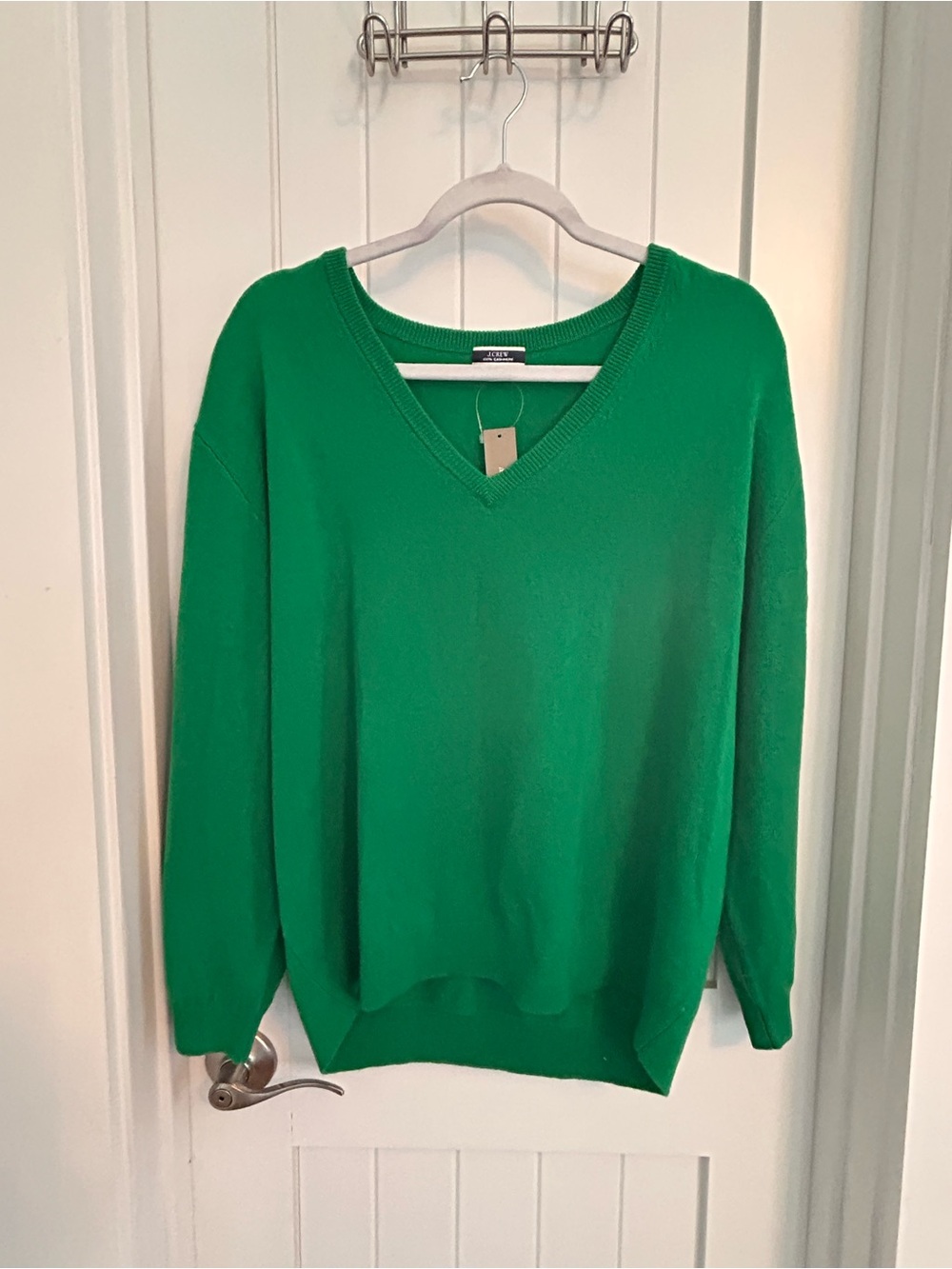 NWT J. Crew Kelly Green V-Neck 100% Cashmere Sweater Size Medium - Picture 3 of 12